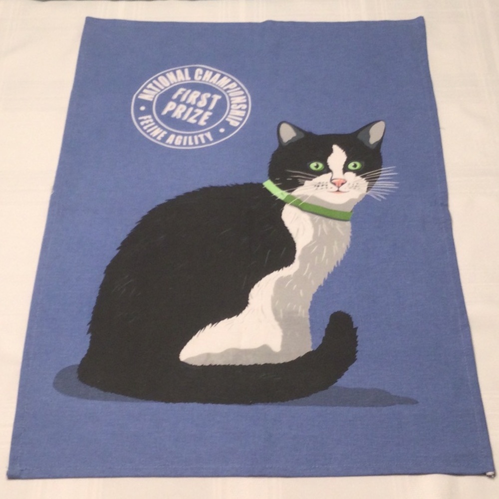 Feline Agility First Prize Cotton Linen Decor​